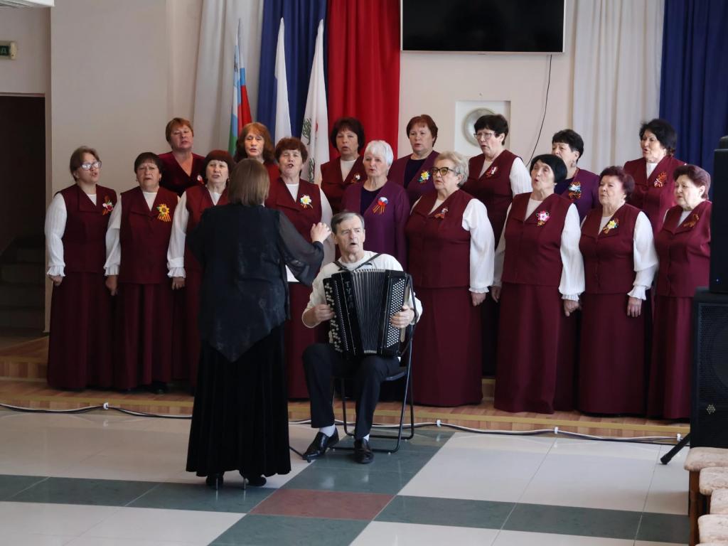 Хотят ли русские войны, поет хор ветеранов "Поющие сердца" Центра культурного развития  п Вейделевка